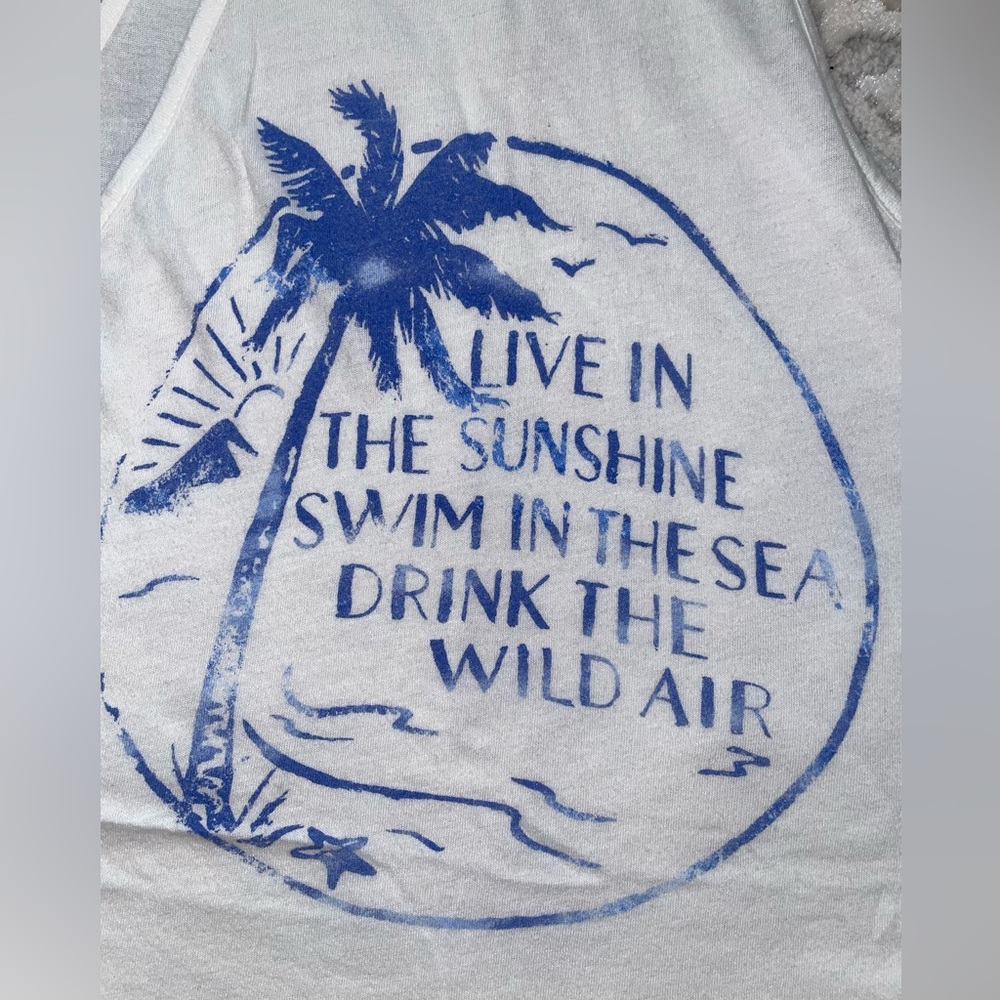 Billabong White Tank Top with Blue Graphic ๐๐ด - Picture 2 of 5